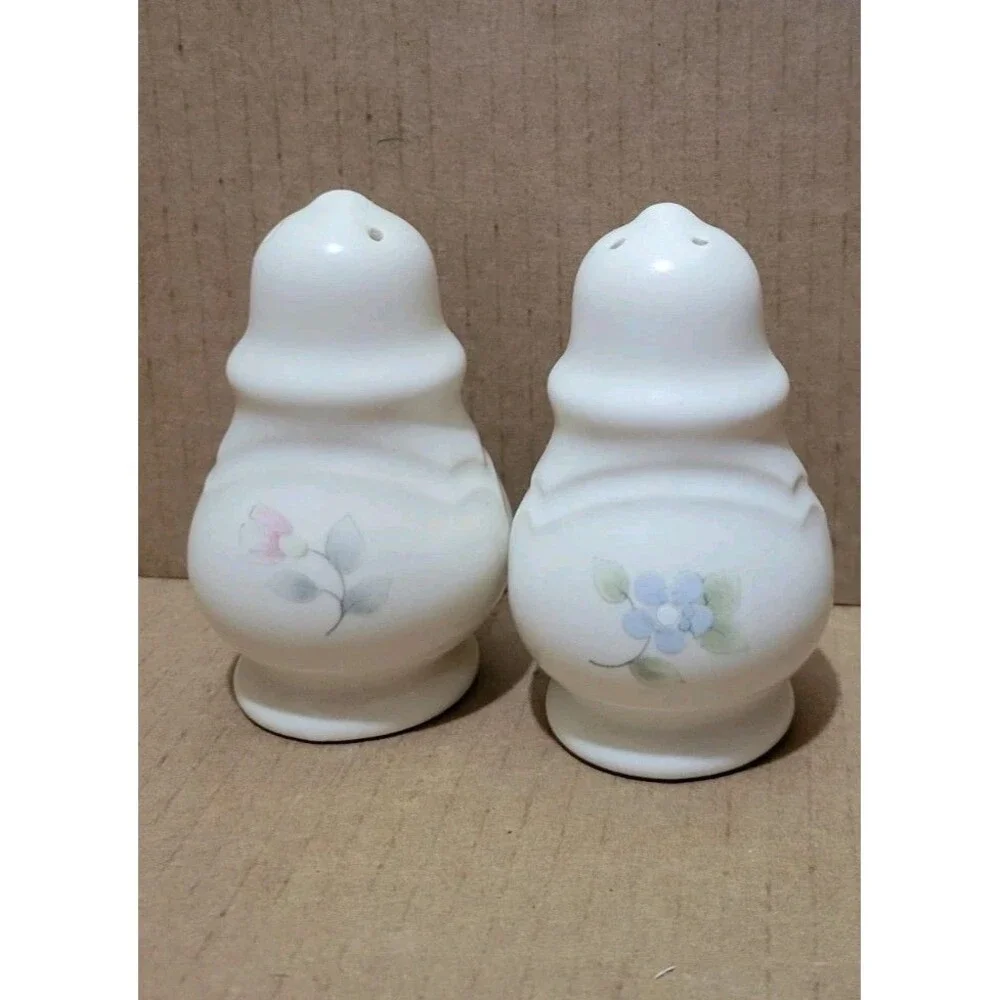 Set of Vintage Pfaltzgraff Tea Rose Pink and Blue Salt and Pepper Shakers